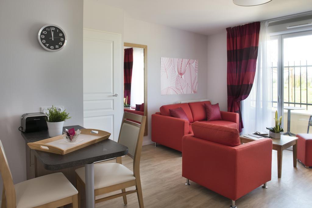 Domitys La Clef Des Champs Aparthotel Poitiers Ruang foto