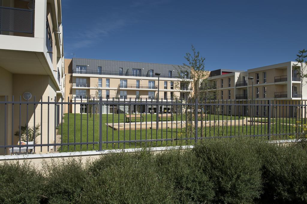 Domitys La Clef Des Champs Aparthotel Poitiers Bagian luar foto